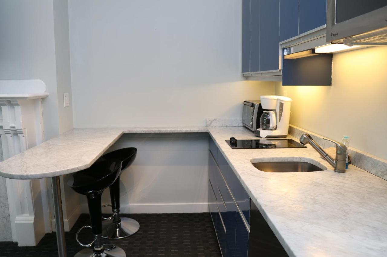 Stylish Newbury Street Studio, #4 Бостън Екстериор снимка