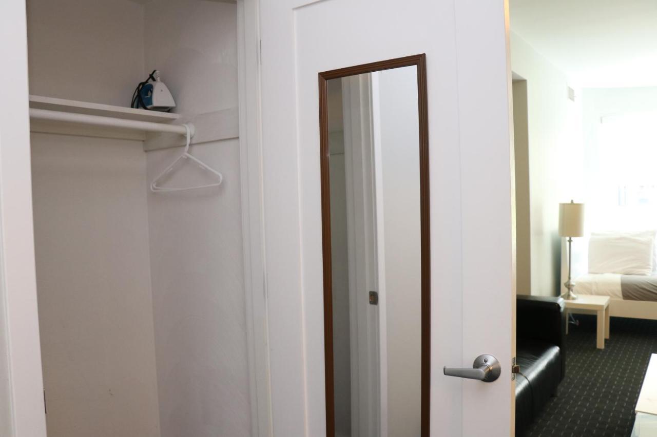 Stylish Newbury Street Studio, #4 Бостън Екстериор снимка